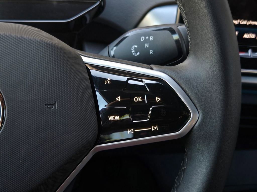 Certified 2025 Volkswagen ID.4 Pro image 19