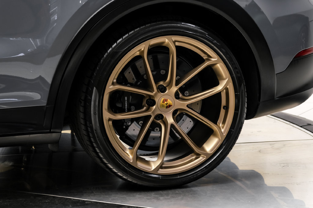 Used 2023 Porsche Cayenne Turbo GT AWD/4WD image 61
