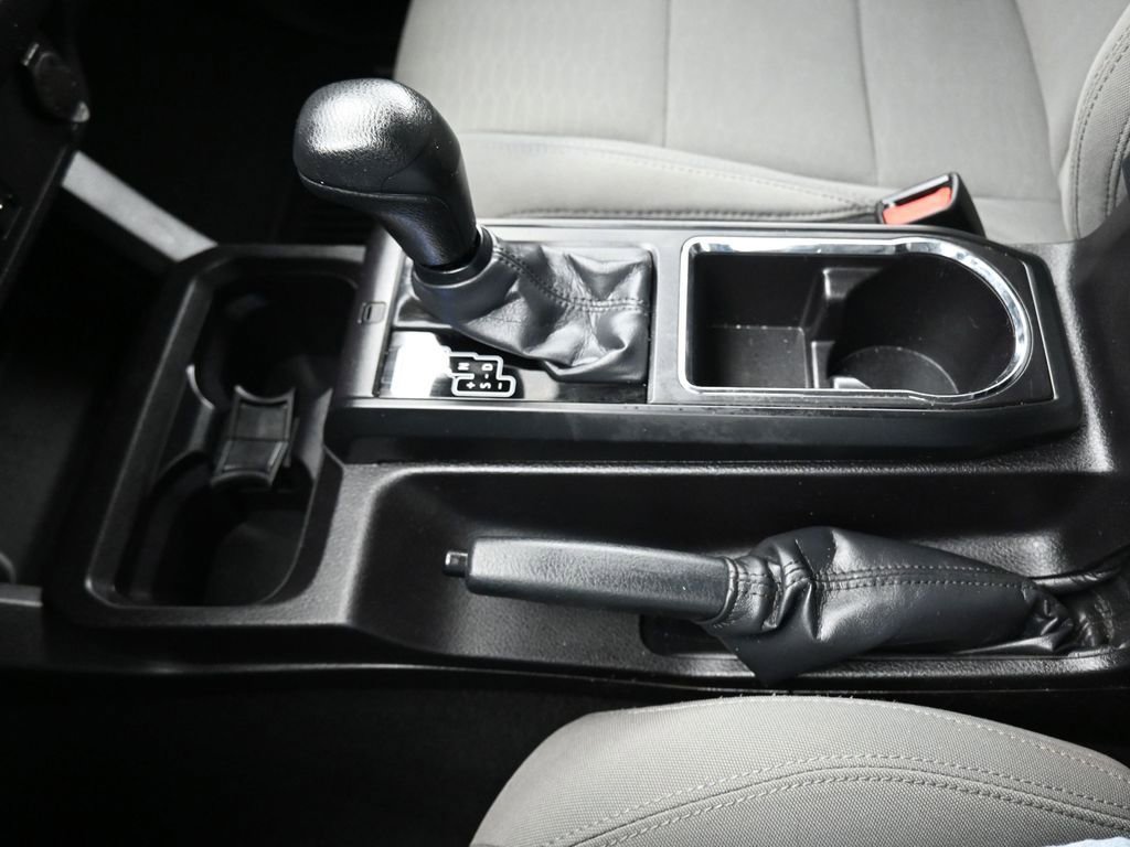Used 2016 Toyota Tacoma SR w/ SR Convenience Package image 19