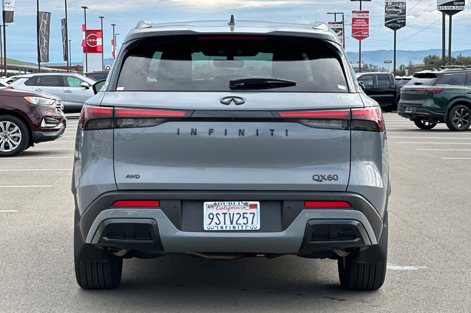 Certified 2025 INFINITI QX60 Luxe w/ Black Edition image 5