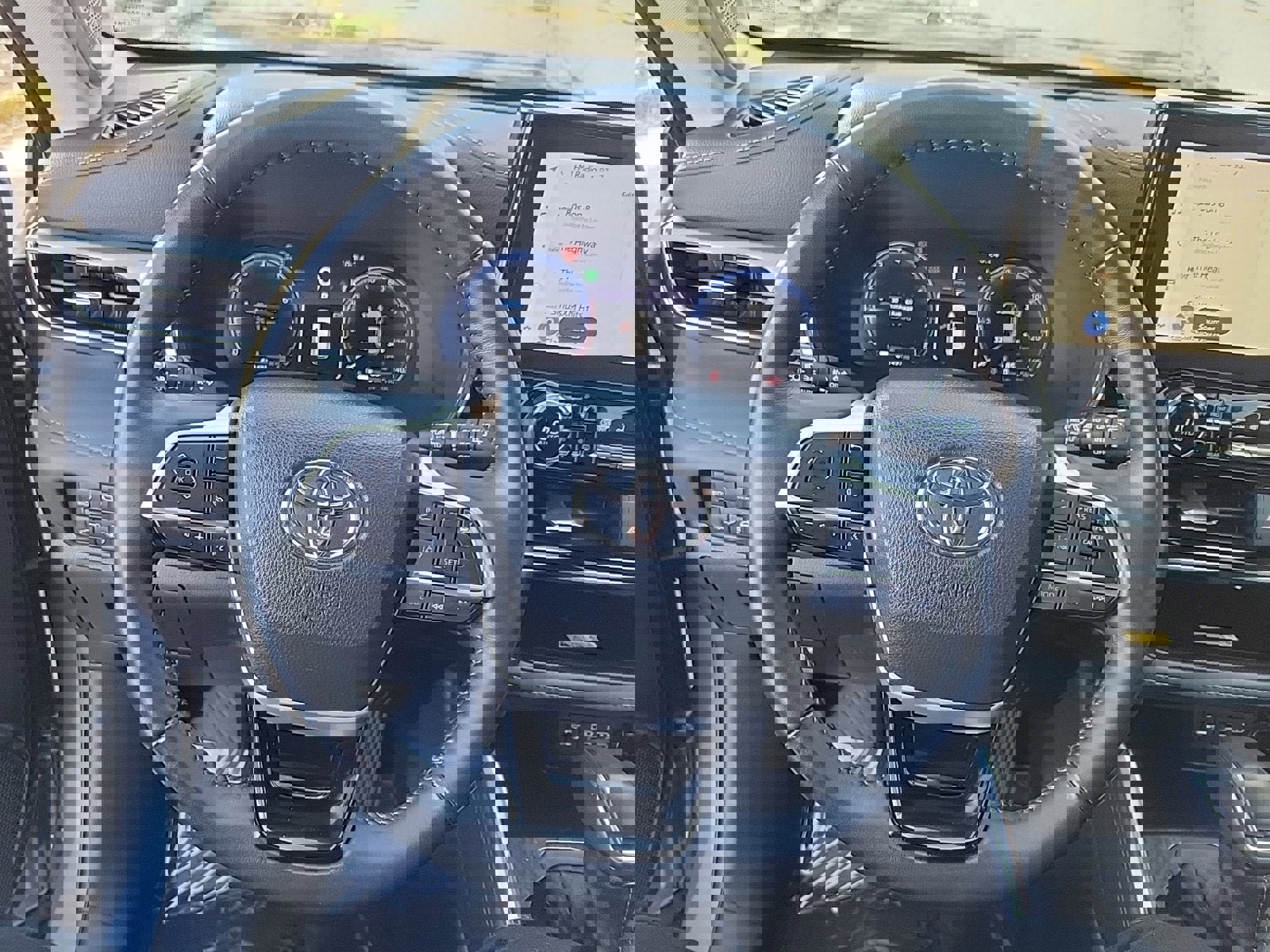 Used 2023 Toyota Highlander Platinum image 24