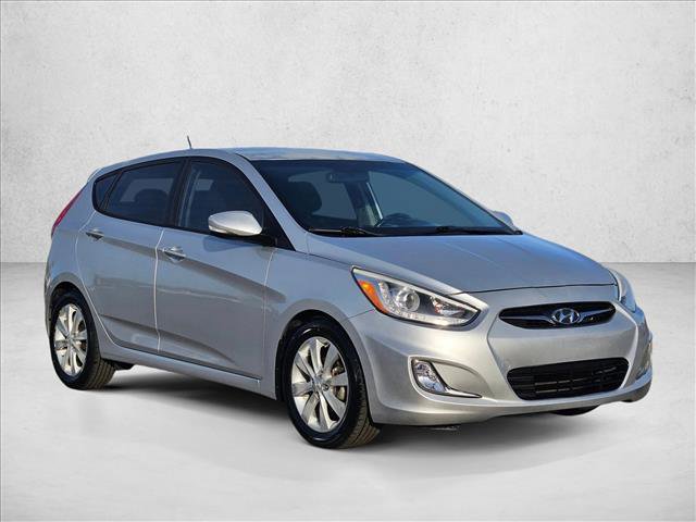Used 2014 Hyundai Accent SE image 3