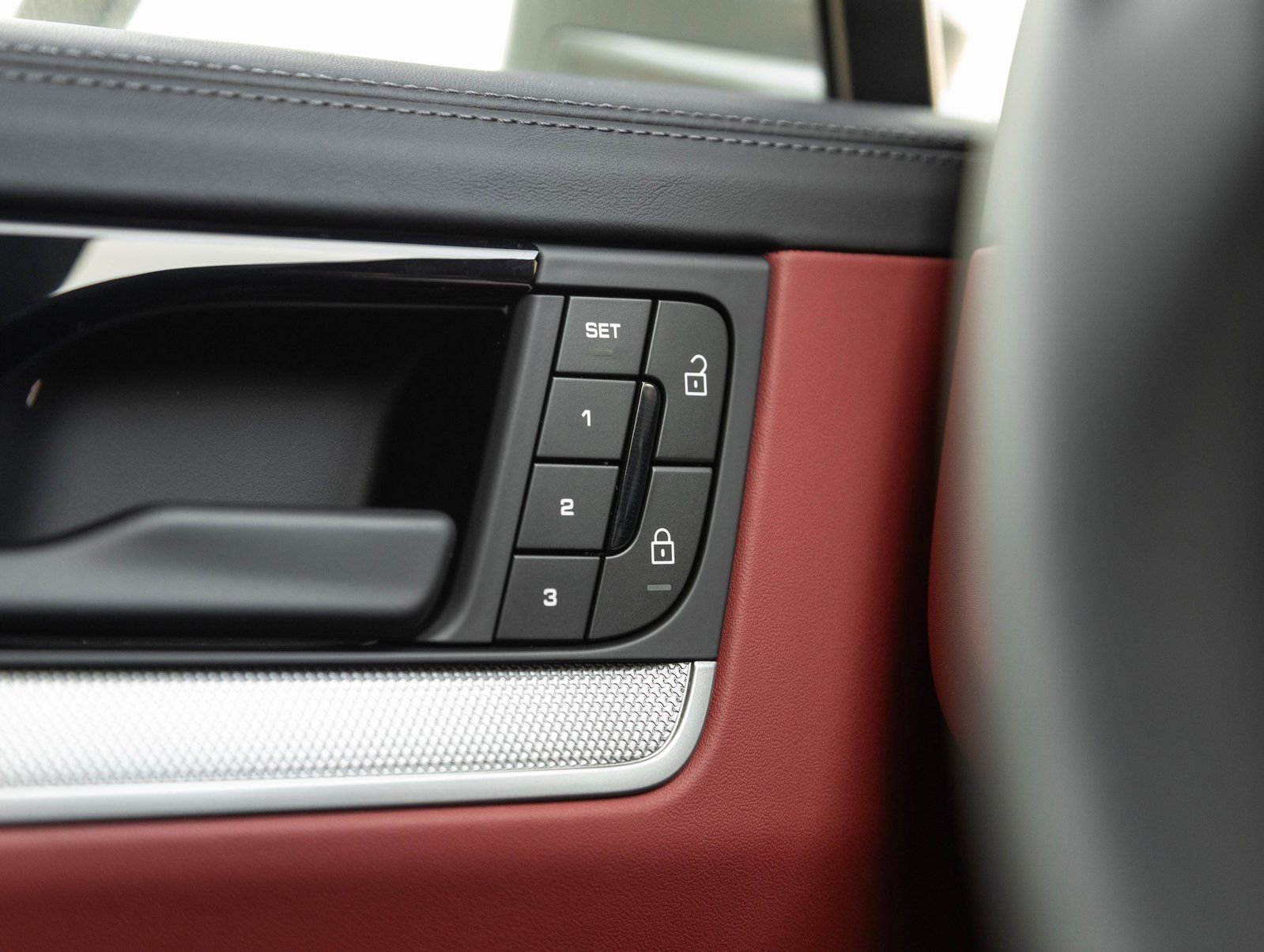 Certified 2026 Porsche Cayenne Coupe AWD/4WD image 19