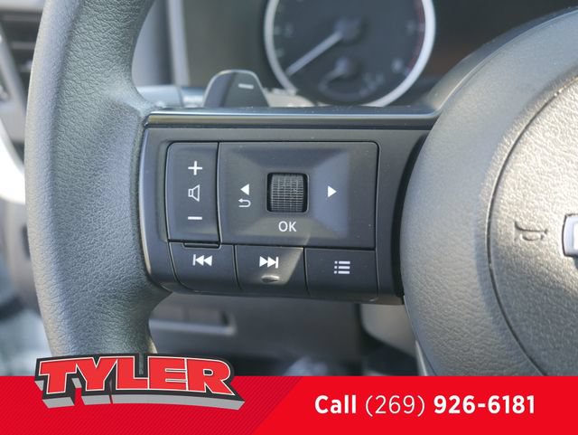 Used 2024 Nissan Rogue S FWD image 25