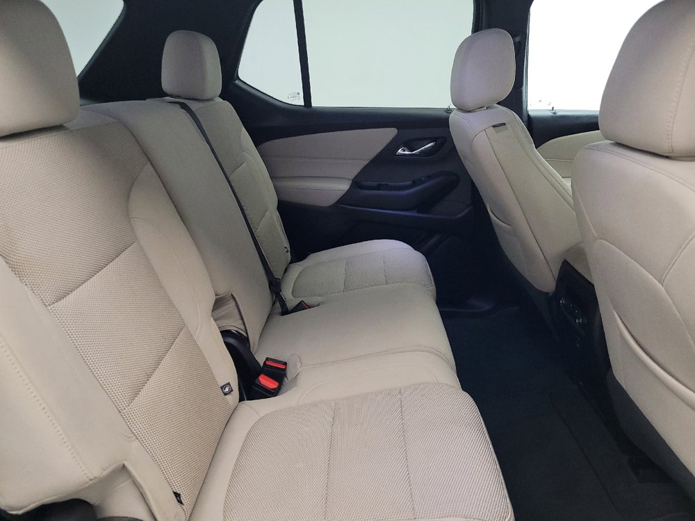 Used 2023 Chevrolet Traverse LS FWD image 19