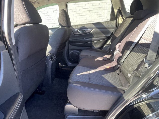 Used 2019 Nissan Rogue SV image 23