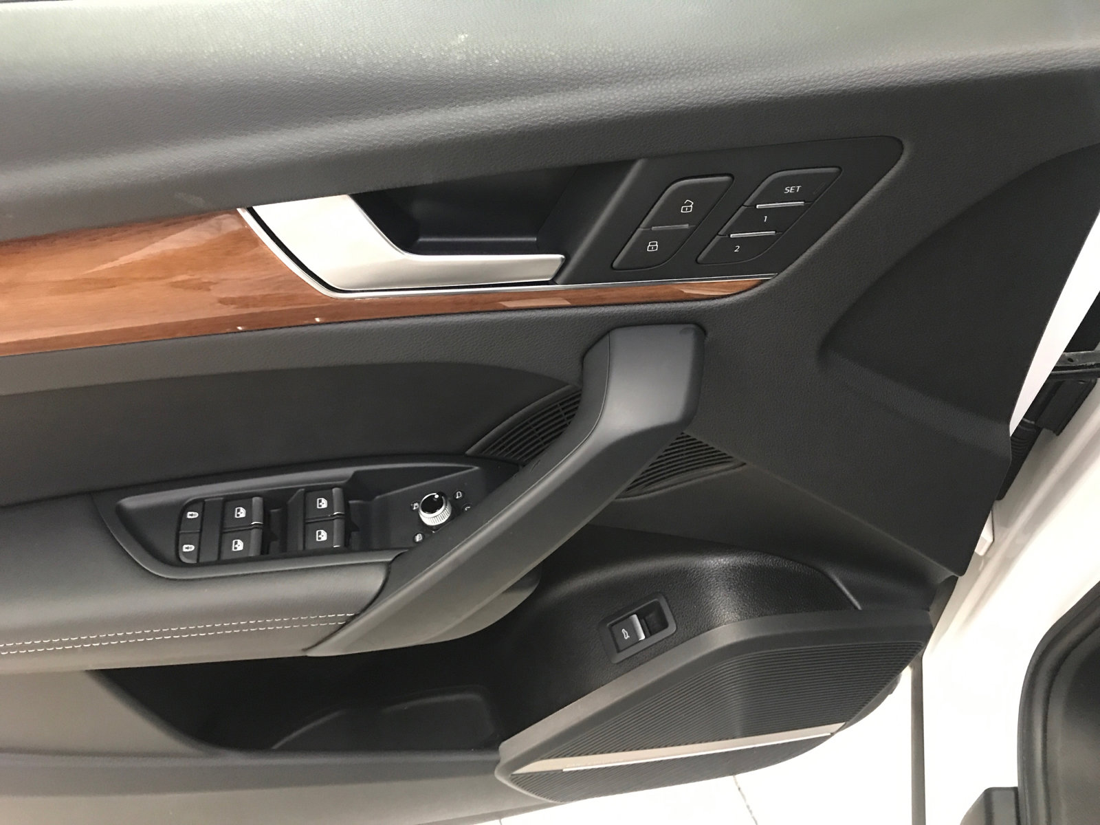 Used 2023 Audi Q5 Prestige w/ Prestige Package image 14