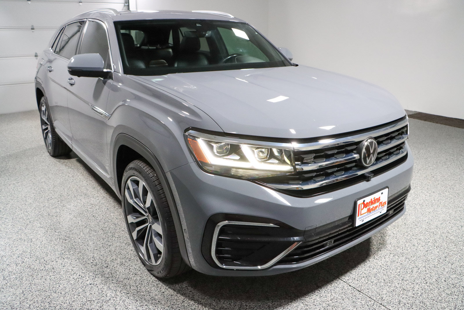 Used 2023 Volkswagen Atlas Cross Sport SEL Premium R-Line AWD/4WD image 5