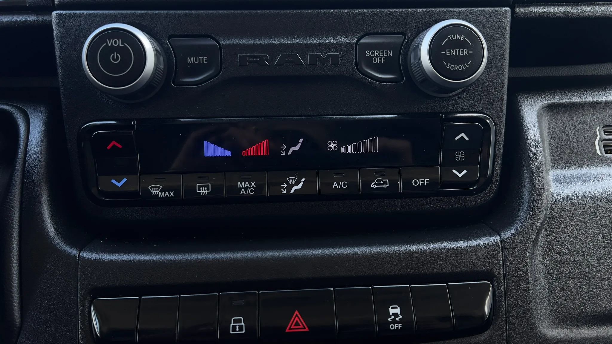 Used 2025 RAM ProMaster 2500 w/ Convenience Group FWD image 33