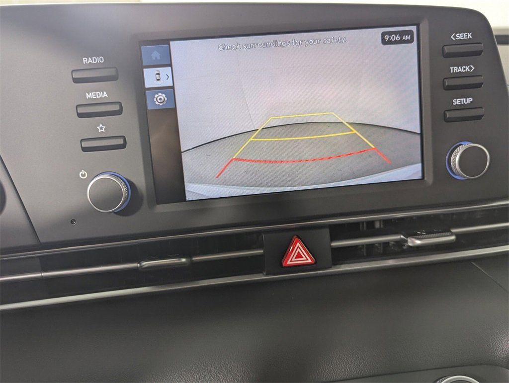 Certified 2025 Hyundai Elantra SE image 24