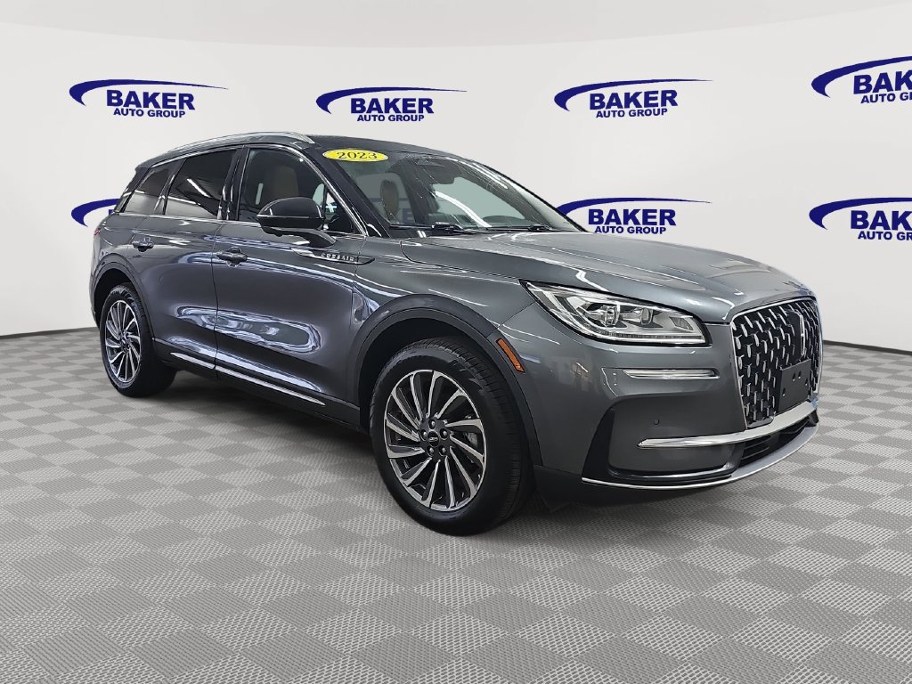 Used 2023 Lincoln Corsair Reserve w/ Equipment Group 201A AWD/4WD image 3