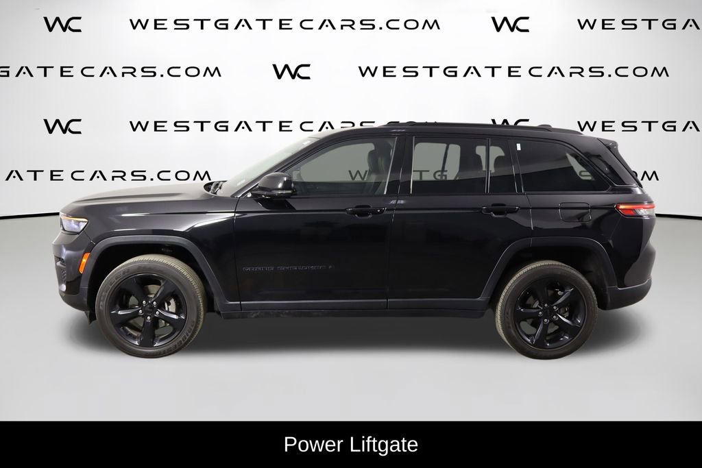 Used 2023 Jeep Grand Cherokee Altitude AWD/4WD image 5