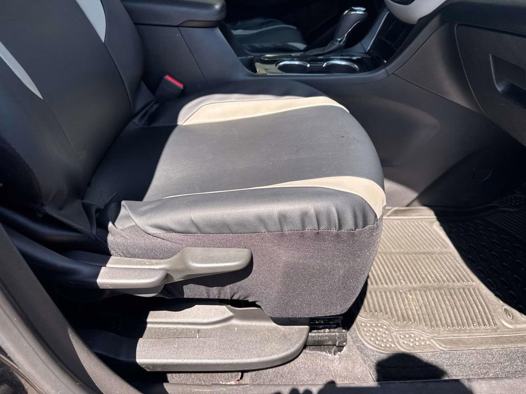 Used 2019 Chevrolet Equinox LS w/ LS Convenience Package FWD image 12