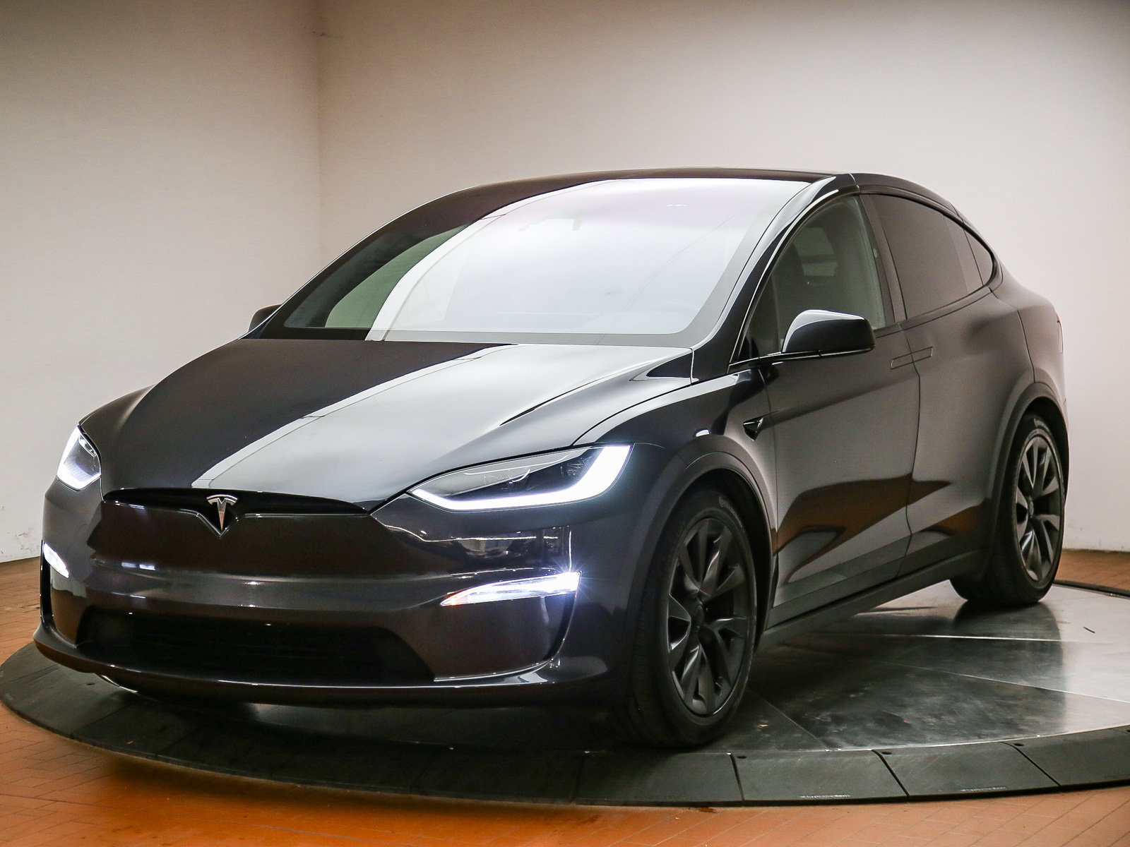 Used 2024 Tesla Model X AWD/4WD image 1