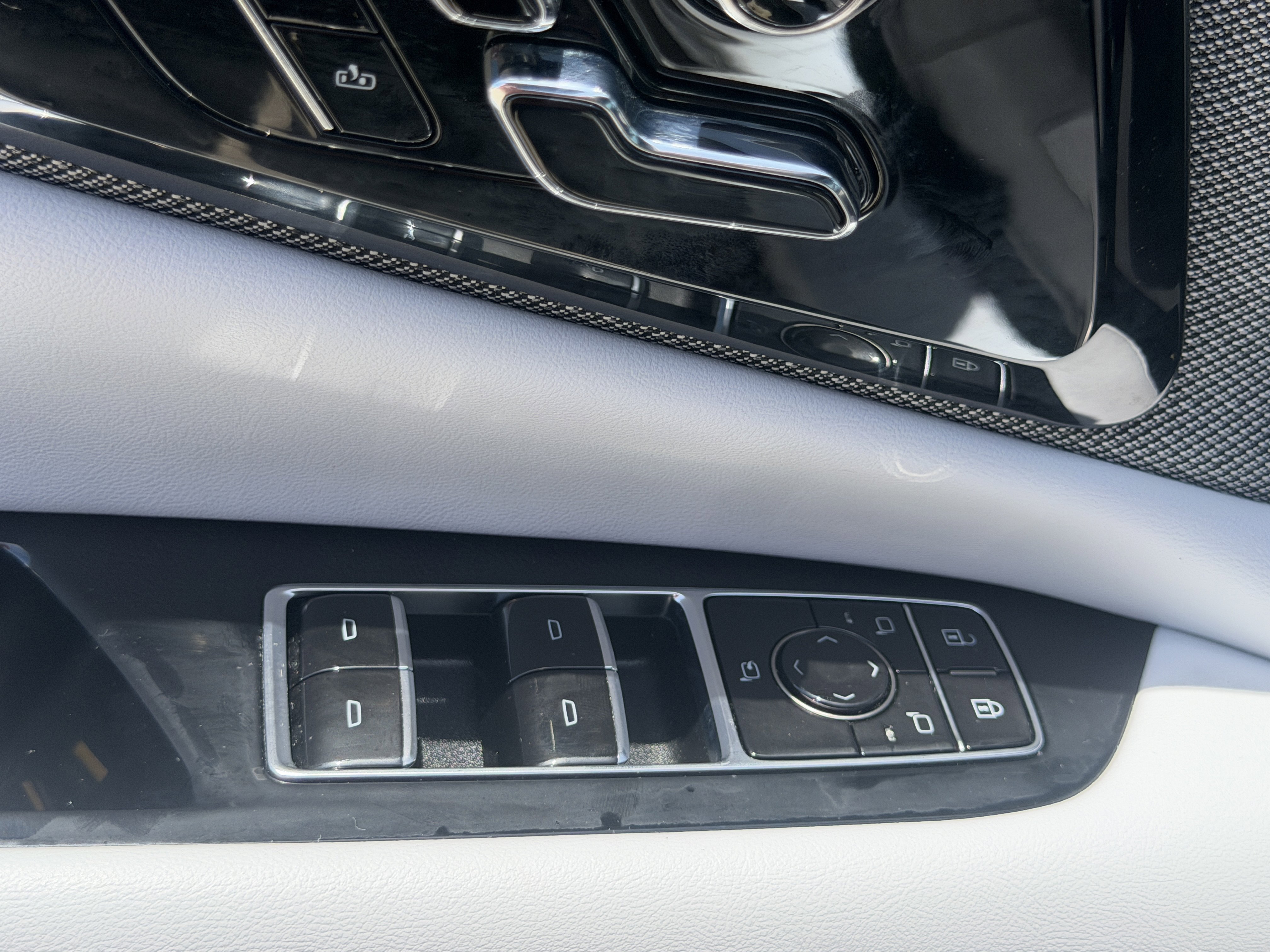 Certified 2025 Cadillac Optiq Sport 1 AWD/4WD image 18