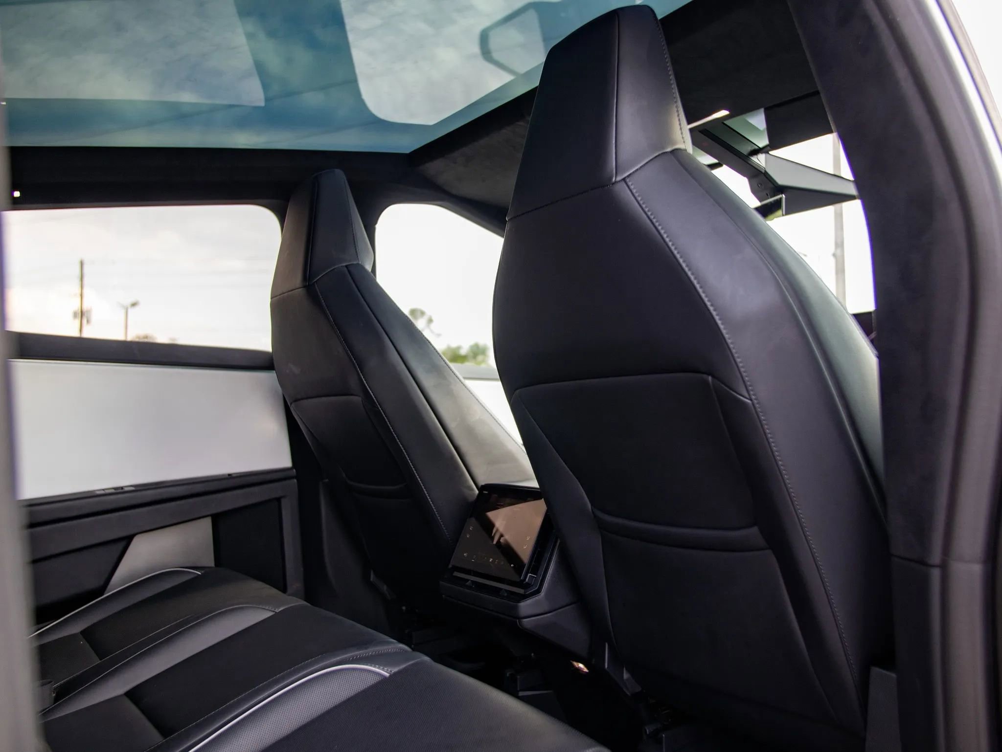 Used 2024 Tesla Cybertruck Cyberbeast image 27