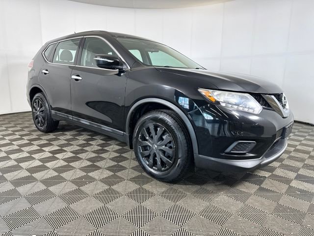 Used 2015 Nissan Rogue S image 2