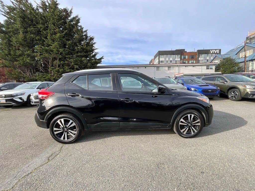 Used 2020 Nissan Kicks SV image 9