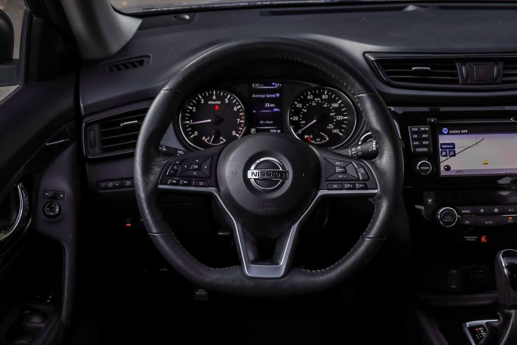 Used 2017 Nissan Rogue SV w/ SV Premium Package image 26