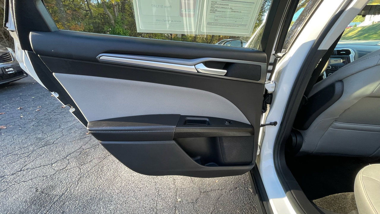 Used 2015 Ford Fusion S image 19