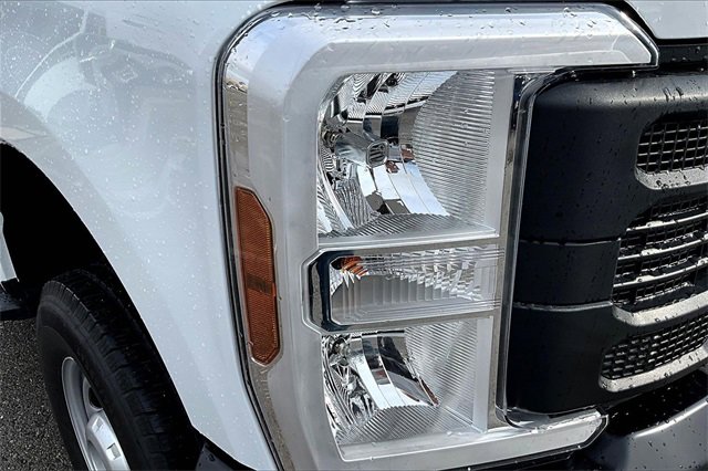 Used 2024 Ford F250 XL w/ Snow Plow/Camper Package image 23