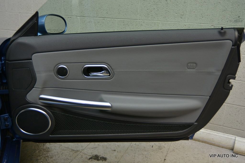 Used 2005 Chrysler Crossfire Limited image 8