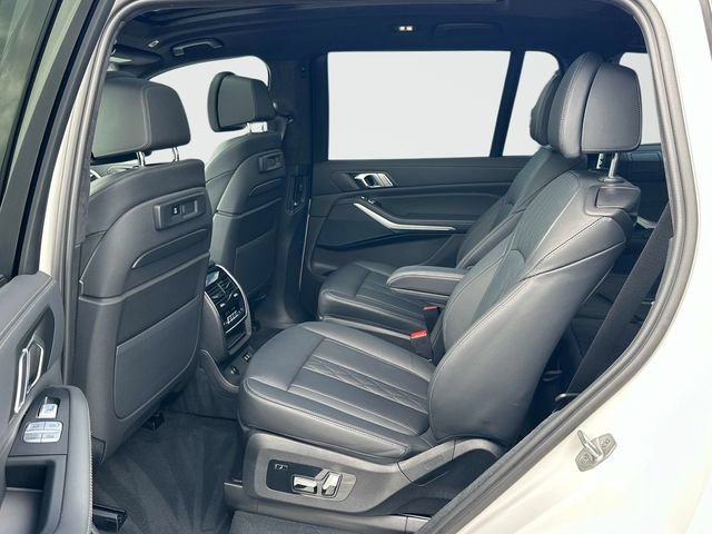 Used 2022 BMW X7 xDrive40i w/ M Sport Package AWD/4WD image 17