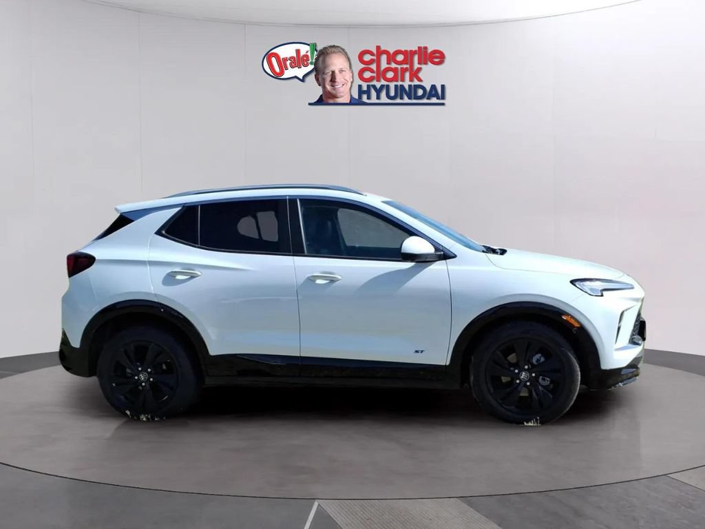 Used 2026 Buick Encore GX Sport Touring w/ Advanced Technology Package FWD image 6