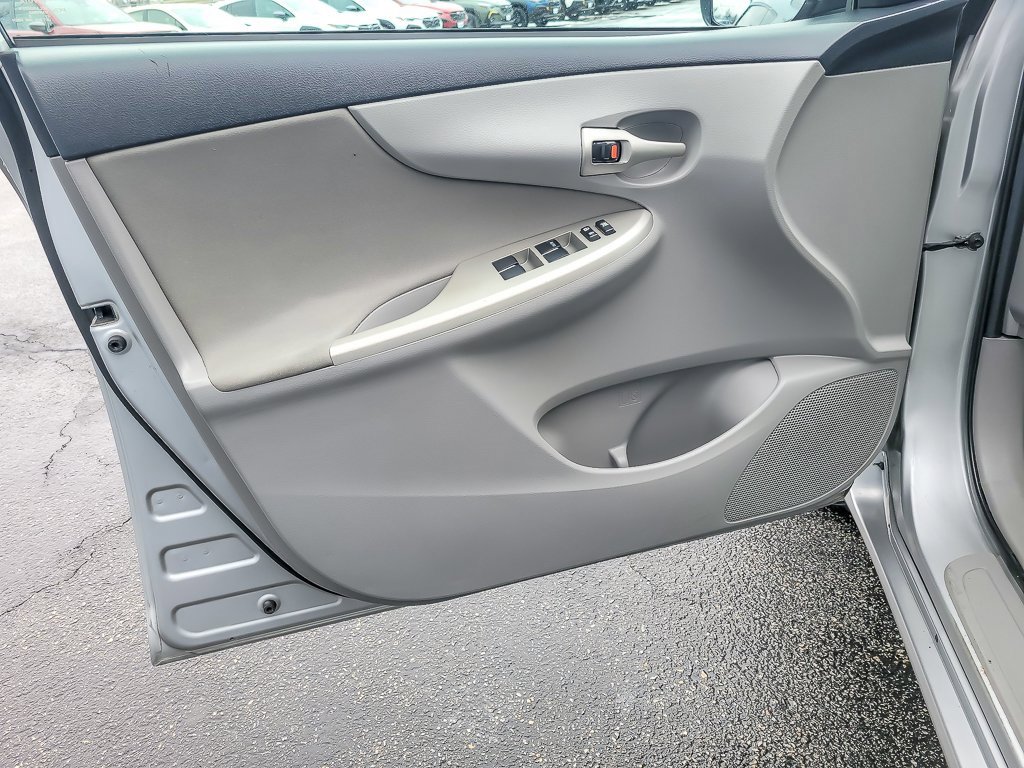 Used 2012 Toyota Corolla LE image 13