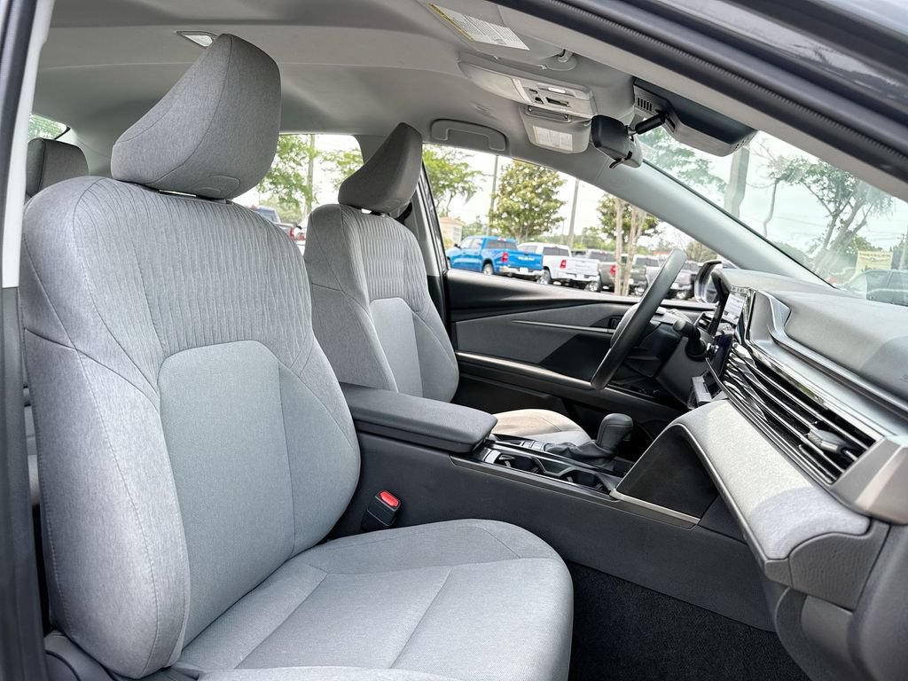 Used 2025 Toyota Camry LE FWD image 28