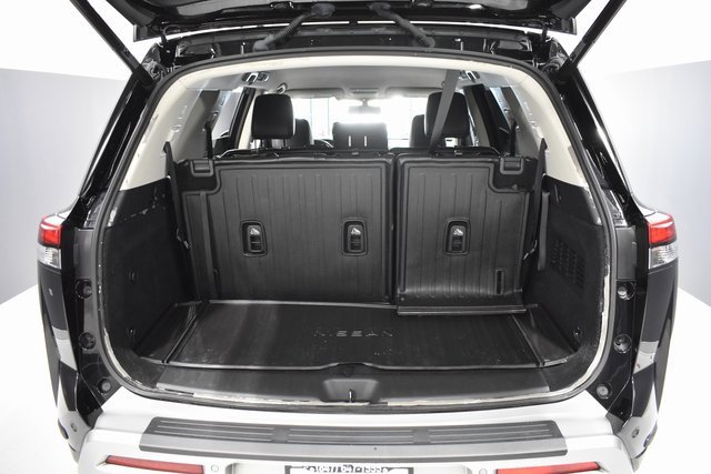 Used 2022 Nissan Pathfinder SL w/ Lighting Package (N92) image 35