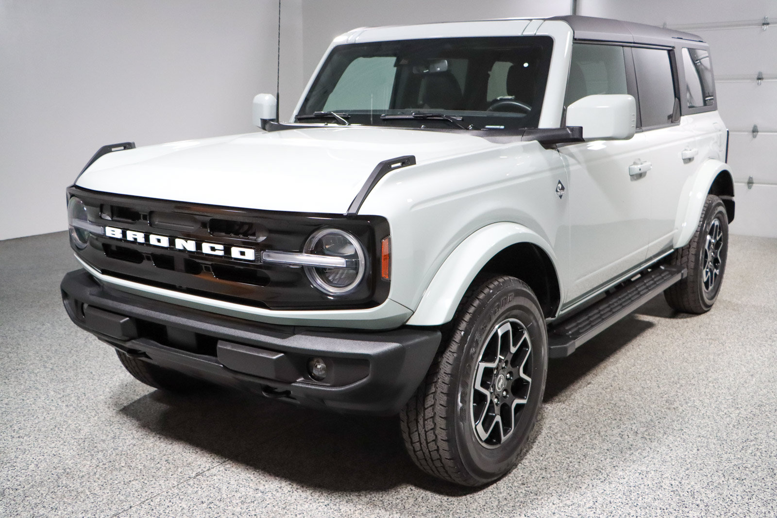 Used 2023 Ford Bronco Outer Banks AWD/4WD image 30