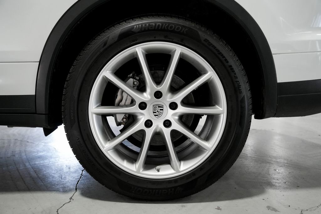 Used 2015 Porsche Cayenne S image 43