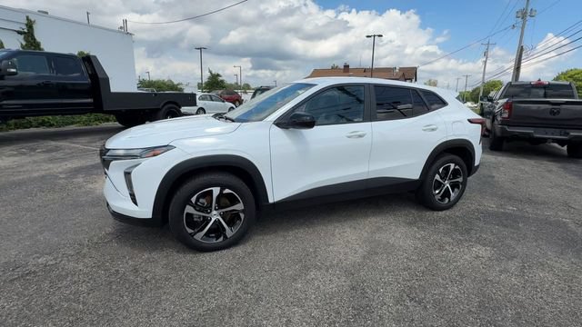 Certified 2025 Chevrolet Trax RS w/ Driver Confidence Package FWD image 4