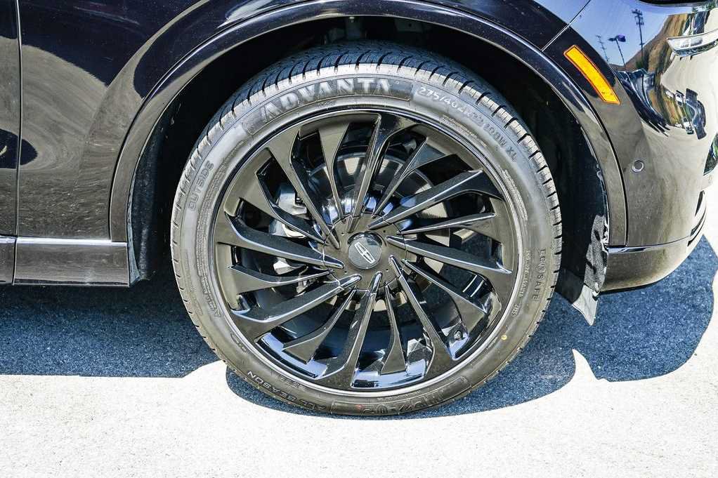Used 2022 Lincoln Aviator Reserve w/ Equipment Group 201A AWD/4WD image 9