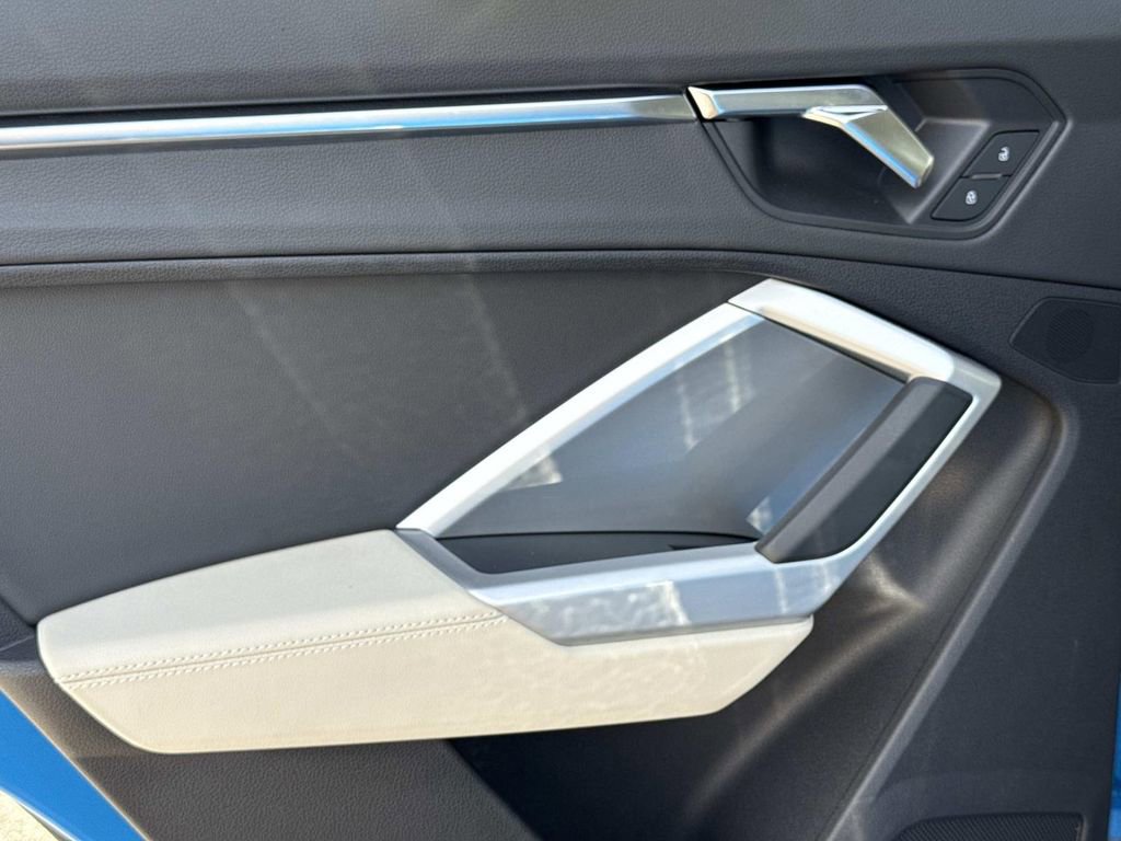 Used 2020 Audi Q3 2.0T Premium Plus AWD/4WD image 14