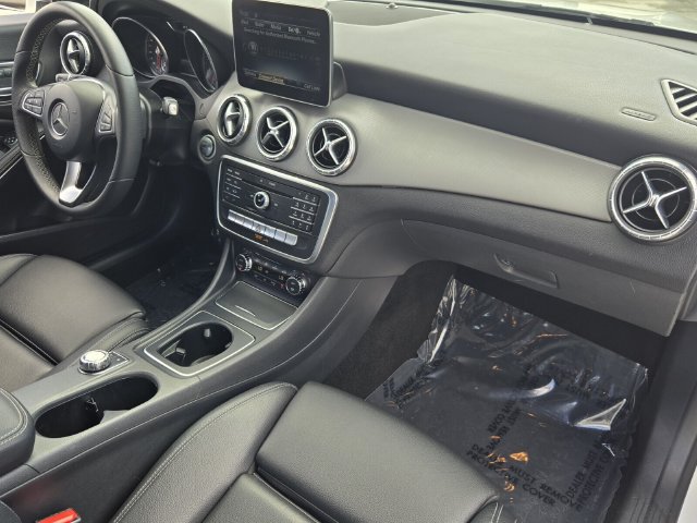 Used 2018 Mercedes-Benz CLA 250 image 17
