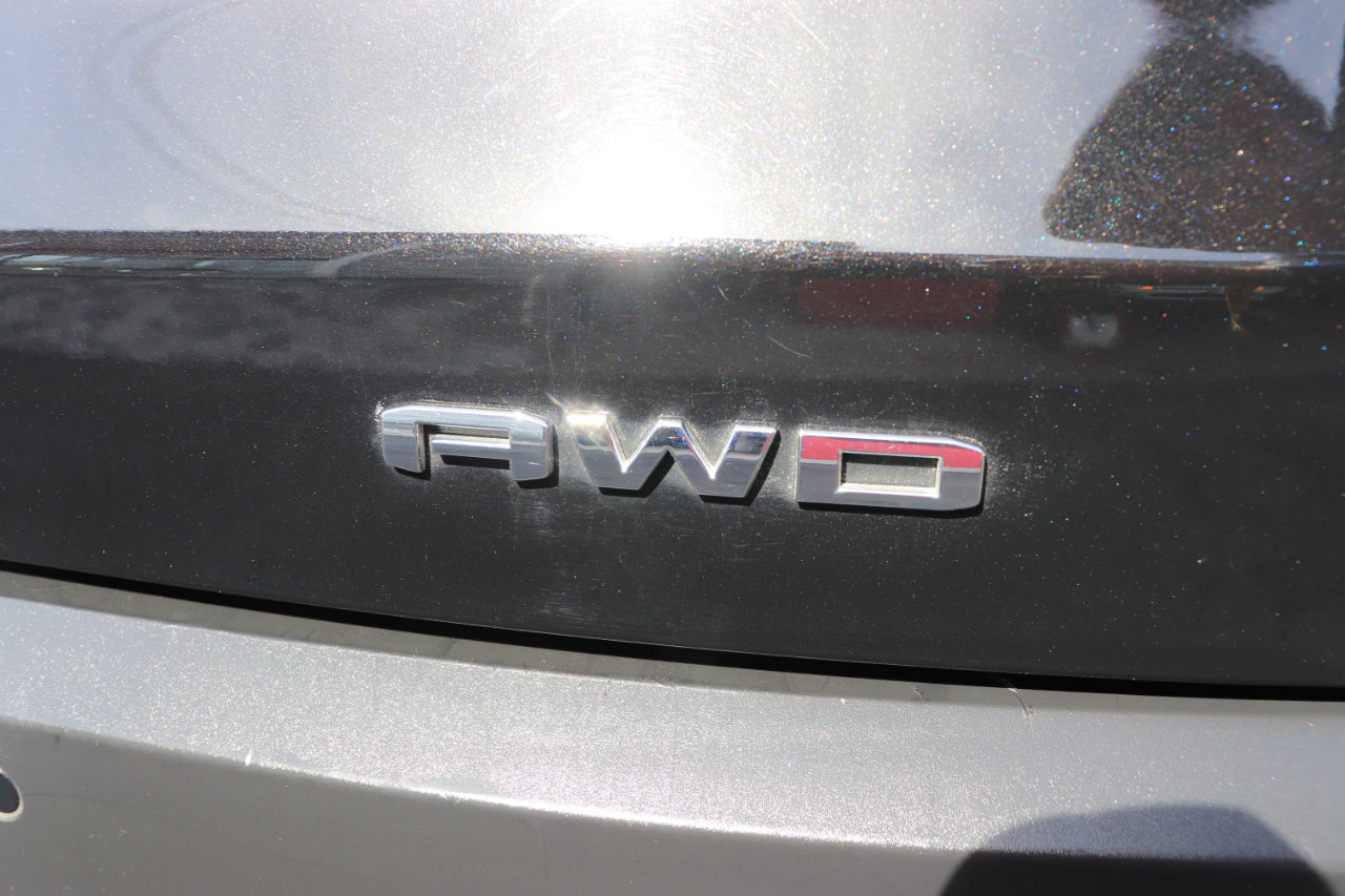 Used 2023 GMC Acadia SLT image 63