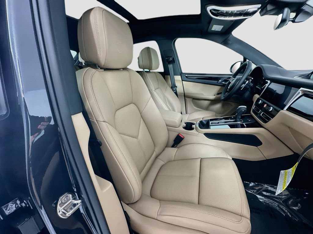 New 2026 Porsche Macan AWD/4WD image 30