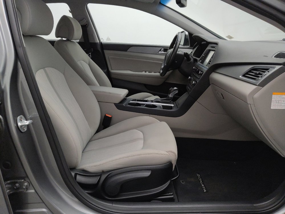 Used 2017 Hyundai Sonata Plug-in Hybrid image 21