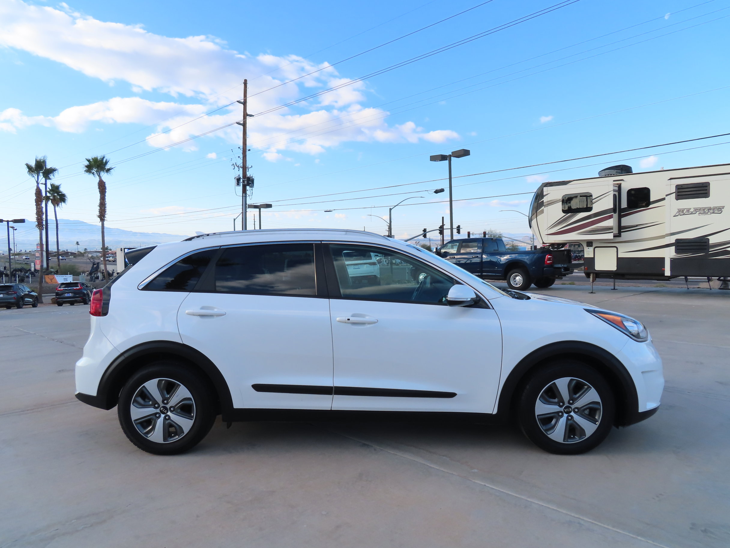Used 2019 Kia Niro EX image 7