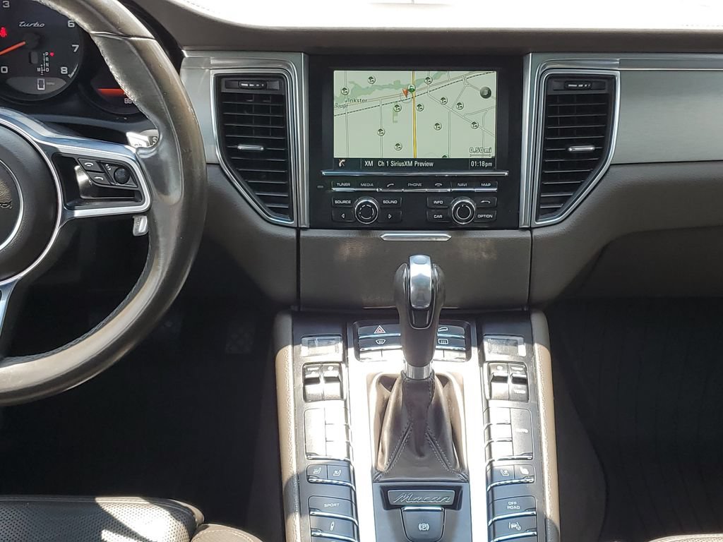 Used 2016 Porsche Macan Turbo AWD/4WD image 30