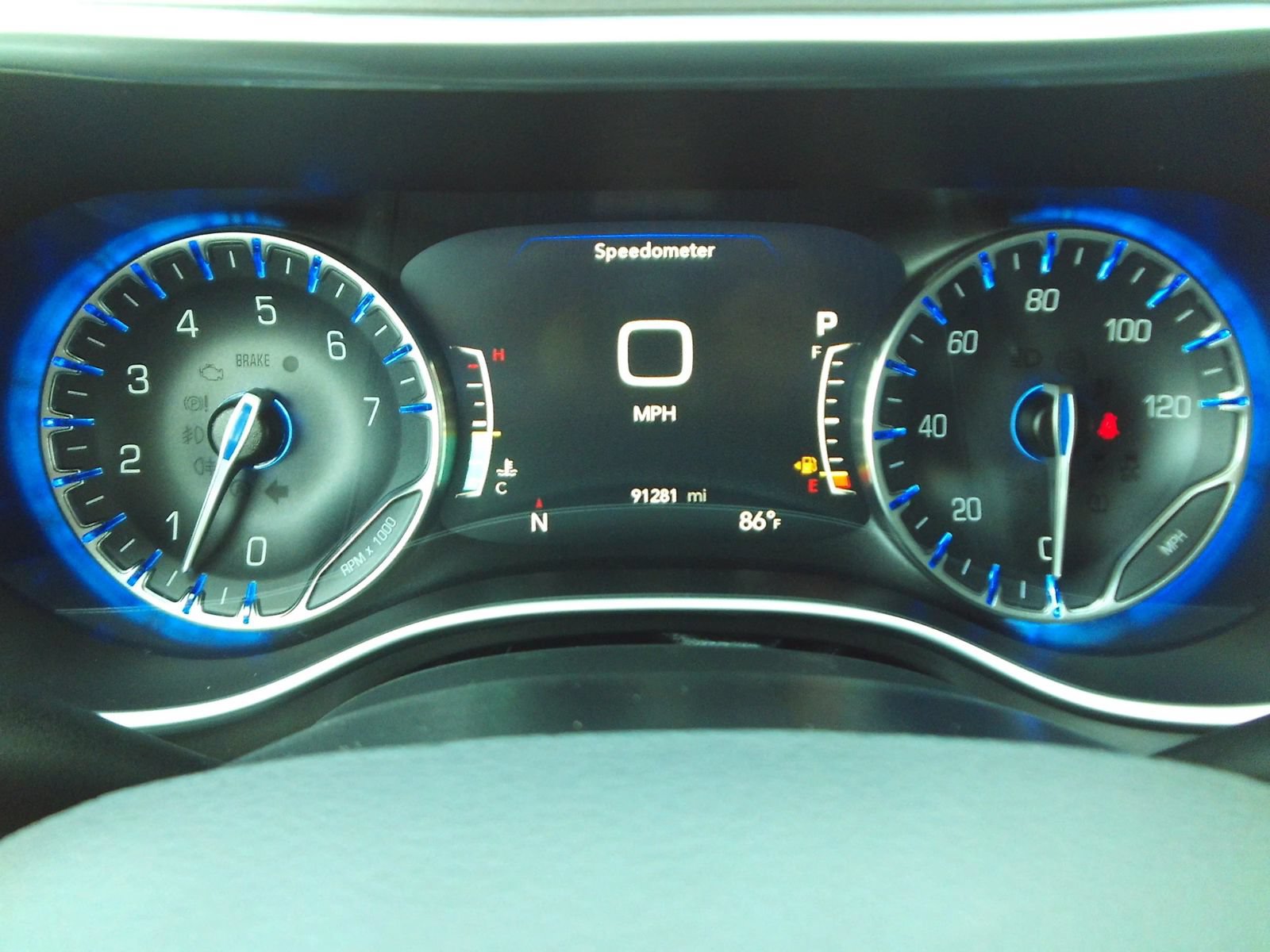 Used 2019 Chrysler Pacifica Limited w/ Tire & Wheel Group FWD image 14