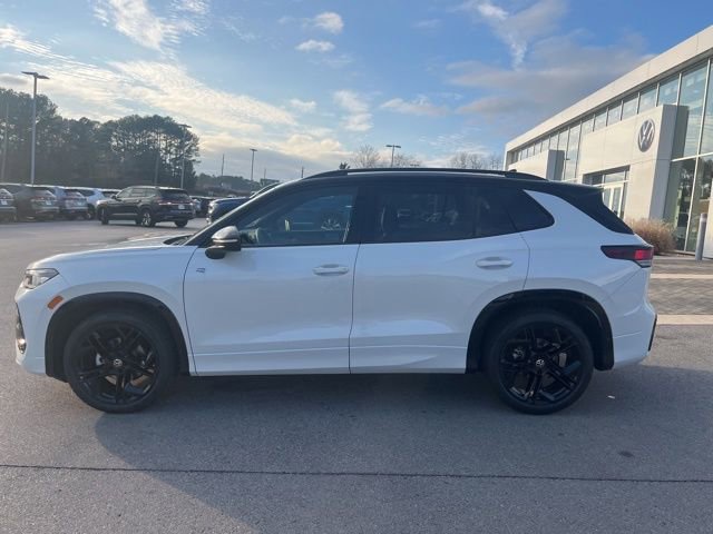 New 2026 Volkswagen Tiguan SE R-Line image 3