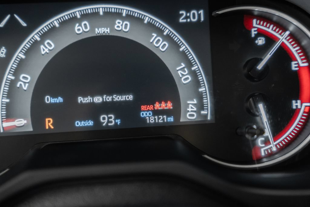 Used 2025 Toyota RAV4 LE AWD/4WD image 38