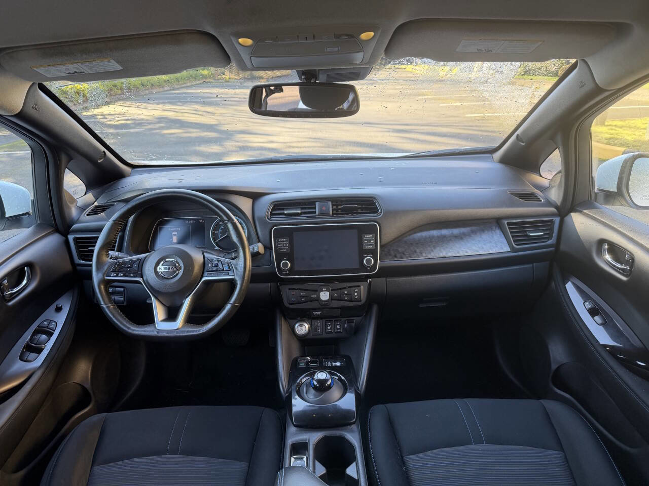 Used 2020 Nissan Leaf SV w/ SV Technology Package image 11