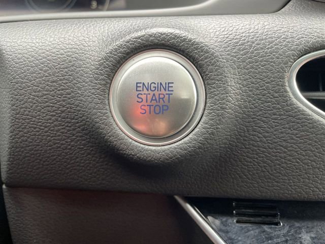 Used 2022 Hyundai Sonata Limited image 16