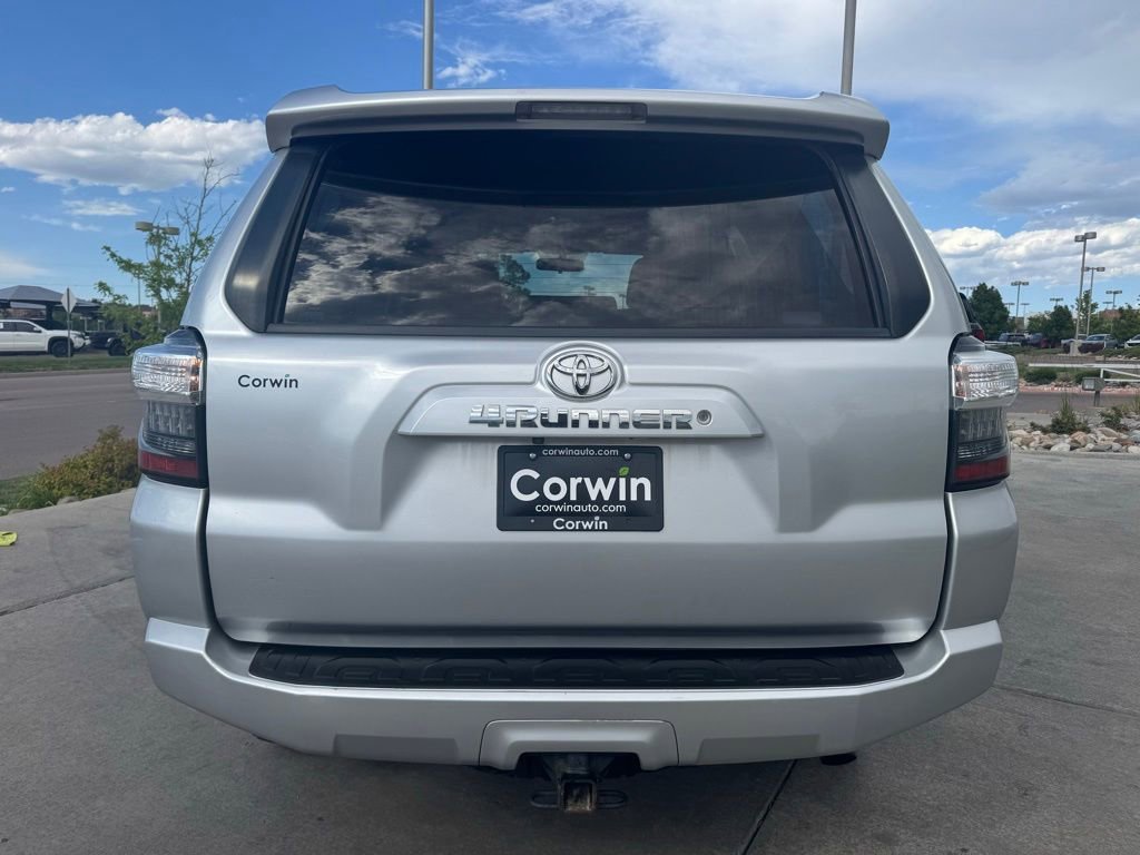 Used 2018 Toyota 4Runner SR5 AWD/4WD image 6