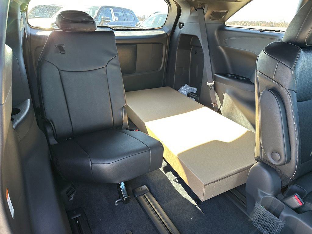 New 2026 Toyota Sienna XLE Woodland Edition image 17