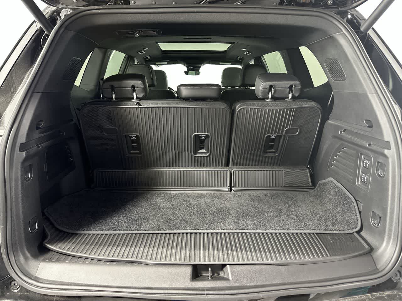 Used 2026 Buick Enclave Avenir w/ Super Cruise Package FWD image 24